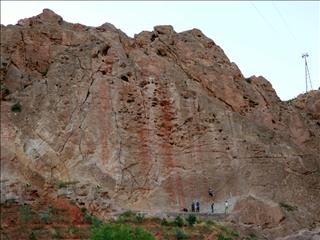 اطلاعات سازمان زمین‌شناسی به شکل یکسان به بخش خصوصی ارائه می‌شود