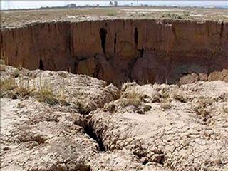 خطر فرونشست زمین در مسیر خط آهن تهران-بندرعباس جدی است