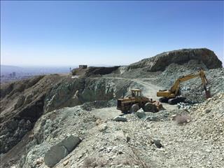 انتقاد نسبت به فعالیت معدن «سنگ سبز» در حریم شهری تهران/سیل‌بند رودخانه نزدیک معدن مسدود شد