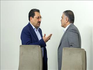 گفت‌وگوی سرپایی وزیر صمت و نفت